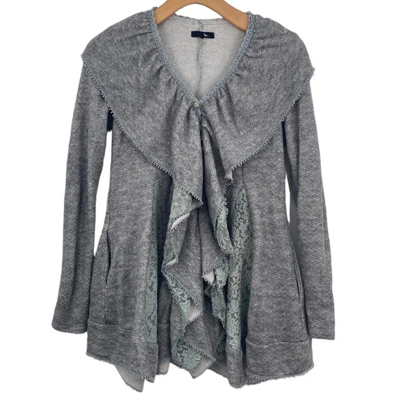 Ryu Sweater Cardigan Womens Medium Gray Long‎ Sleeve Ruffle Drape Lace ModCloth - Picture 1 of 13